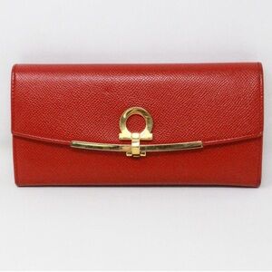 SALVATORE FERRAEGAMO GANCINI CONTINENTAL WALLET IN RED LEATHER - AUTHANTIC